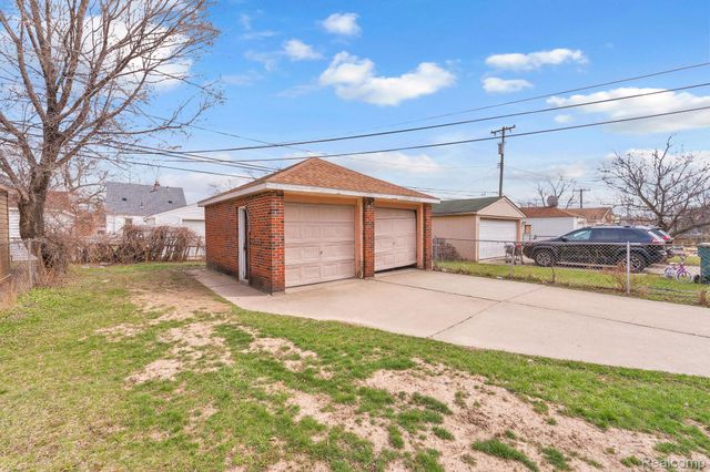 6120 MIDDLESEX Street, Dearborn, MI 48126