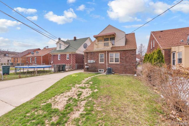 6120 MIDDLESEX Street, Dearborn, MI 48126