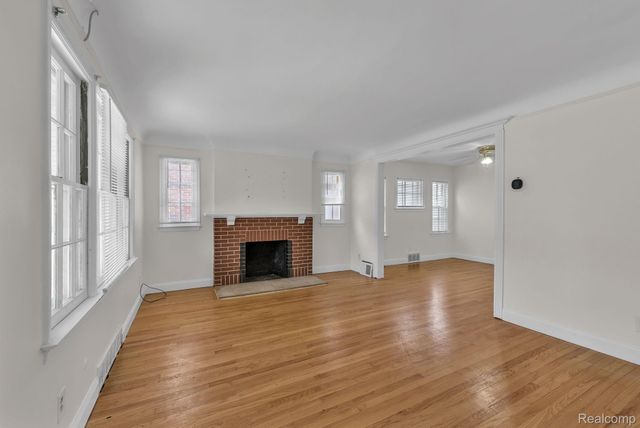6120 MIDDLESEX Street, Dearborn, MI 48126