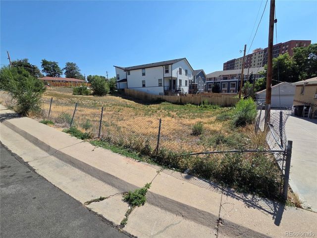 880 Winona Ct, Denver, CO 80204