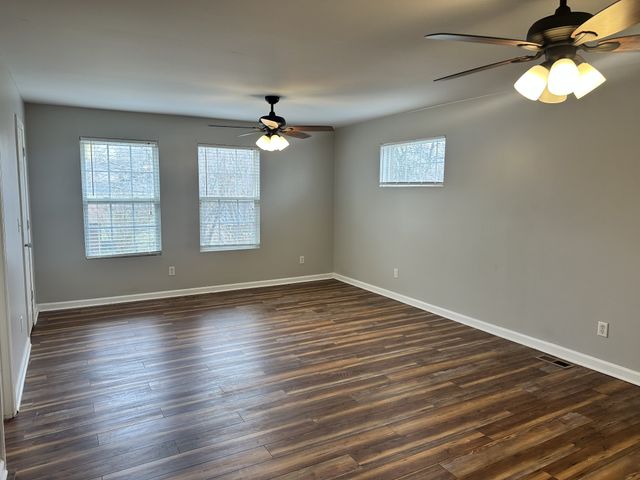 121 Hillwood Dr, Hendersonville, TN 37075