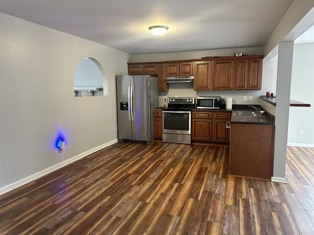 121 Hillwood Dr, Hendersonville, TN 37075