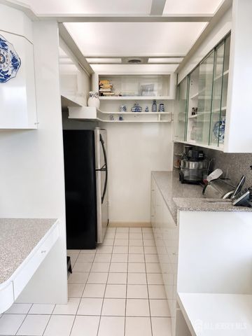 112 Beverly Hills Terrace E, Woodbridge Proper, NJ 07095