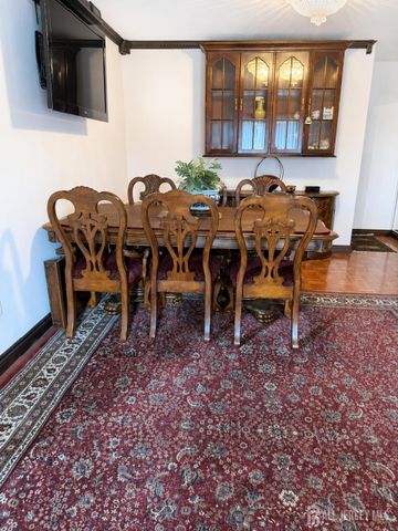 112 Beverly Hills Terrace E, Woodbridge Proper, NJ 07095