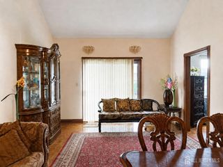 112 Beverly Hills Terrace E, Woodbridge Proper, NJ 07095
