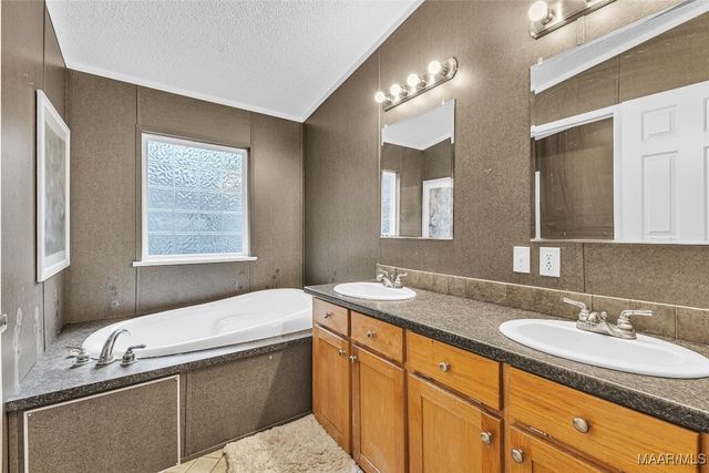 1241 WIND CREEK FARM Road, Alexander City, AL 35010