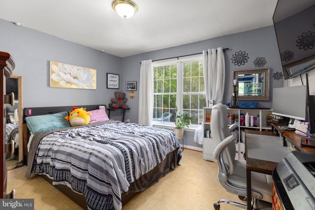 877 CAMPERS LN, Ruther Glen, VA 22546