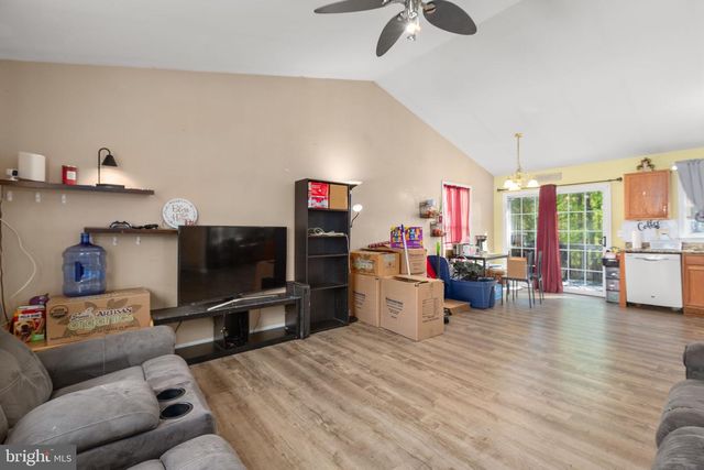 877 CAMPERS LN, Ruther Glen, VA 22546