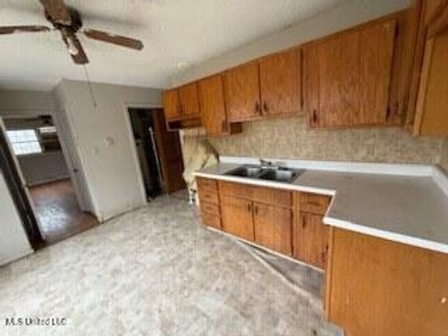 277 Chickasaw Street, Holly Springs, MS 38635