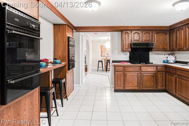 11200 Wahrman Street, Romulus, MI 48174