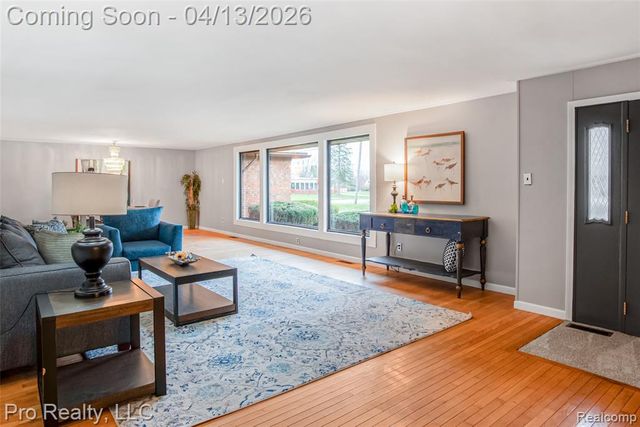 11200 Wahrman Street, Romulus, MI 48174