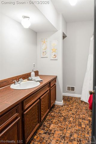 11200 Wahrman Street, Romulus, MI 48174