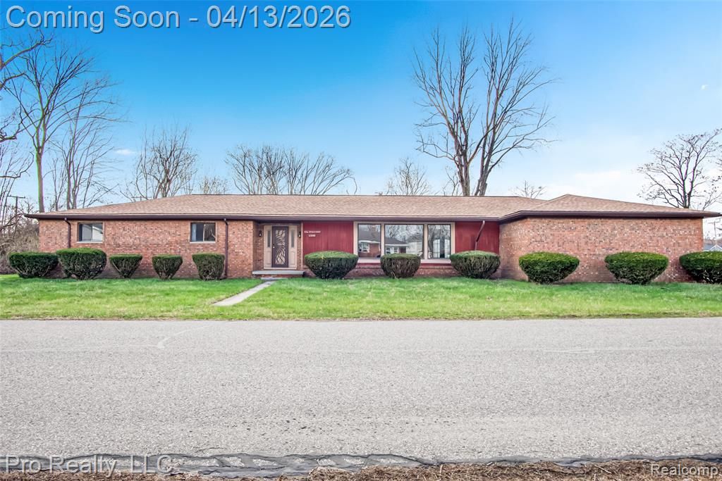 11200 Wahrman Street, Romulus, MI 48174