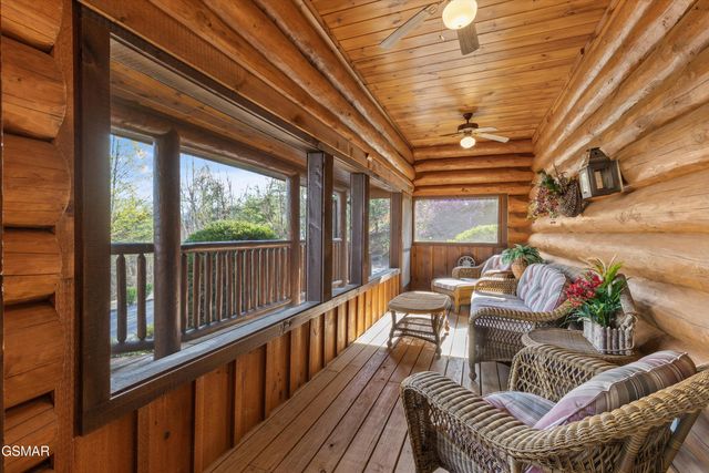 2436 Smoky Vista Way, Sevierville, TN 37862