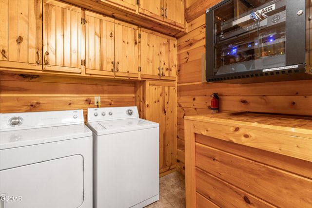 2436 Smoky Vista Way, Sevierville, TN 37862