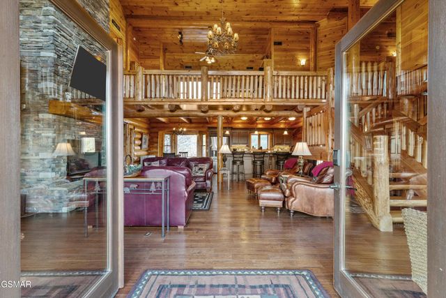 2436 Smoky Vista Way, Sevierville, TN 37862