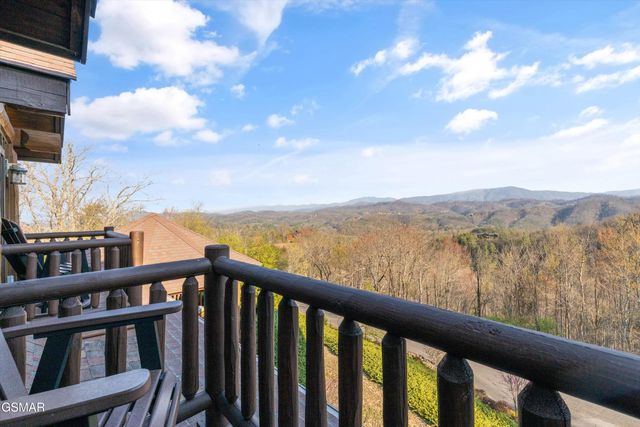 2436 Smoky Vista Way, Sevierville, TN 37862