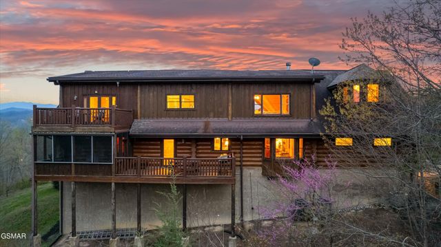 2436 Smoky Vista Way, Sevierville, TN 37862
