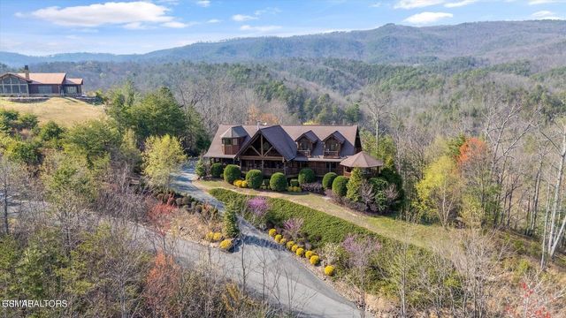 2436 Smoky Vista Way, Sevierville, TN 37862