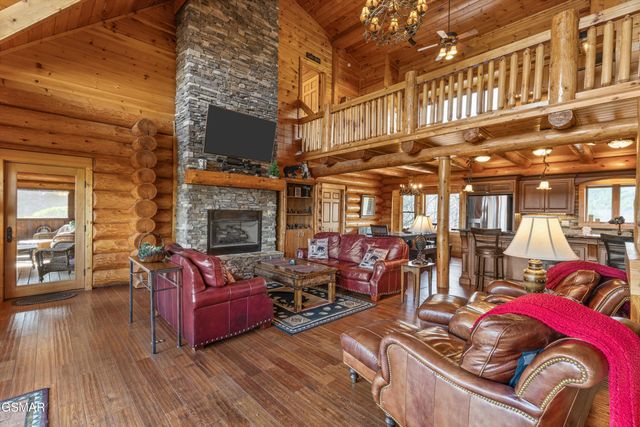 2436 Smoky Vista Way, Sevierville, TN 37862