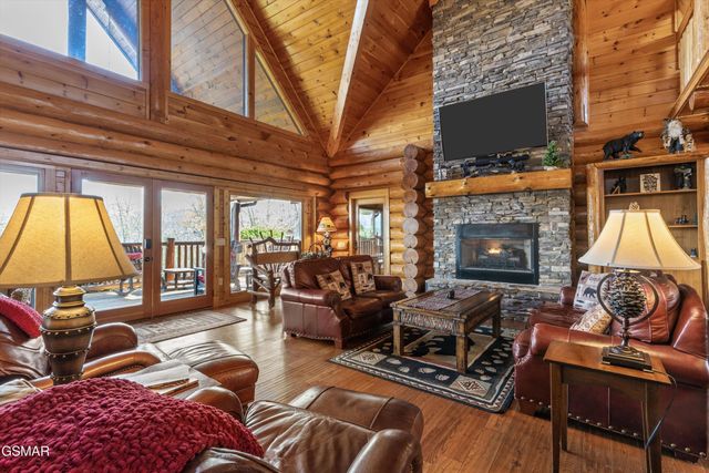 2436 Smoky Vista Way, Sevierville, TN 37862