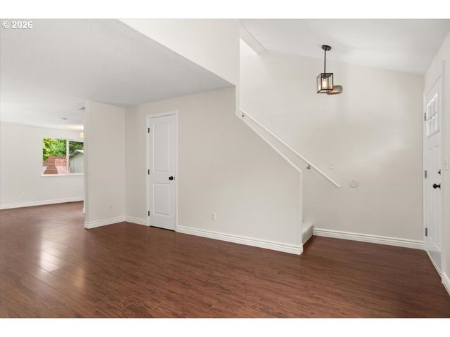 8125 Sw PINE St, Portland, OR 97223