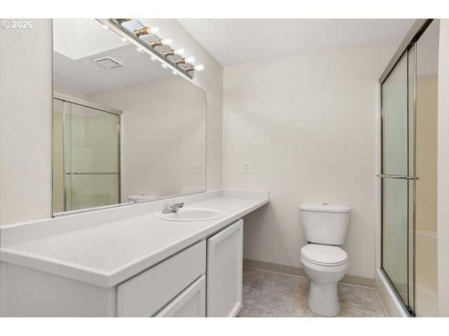 8125 Sw PINE St, Portland, OR 97223