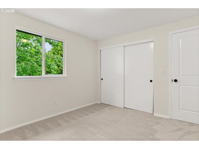 8125 Sw PINE St, Portland, OR 97223