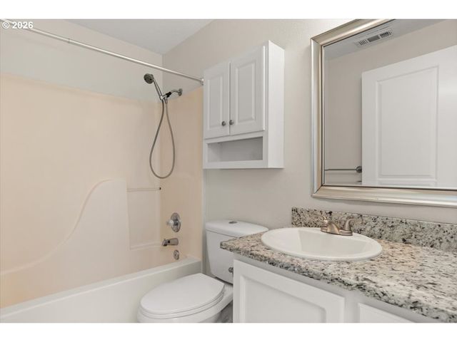 8125 Sw PINE St, Portland, OR 97223