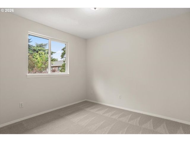 8125 Sw PINE St, Portland, OR 97223