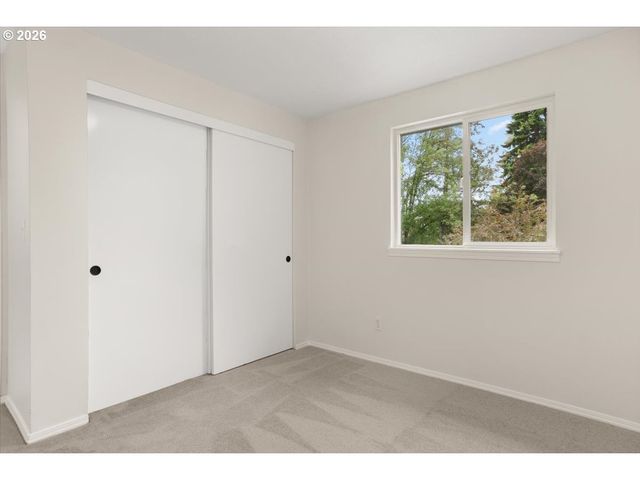 8125 Sw PINE St, Portland, OR 97223