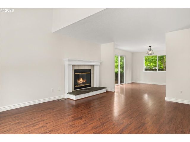 8125 Sw PINE St, Portland, OR 97223