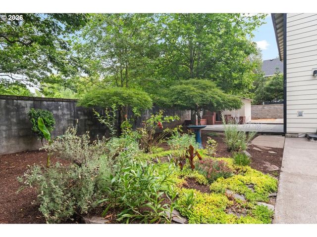 8125 Sw PINE St, Portland, OR 97223