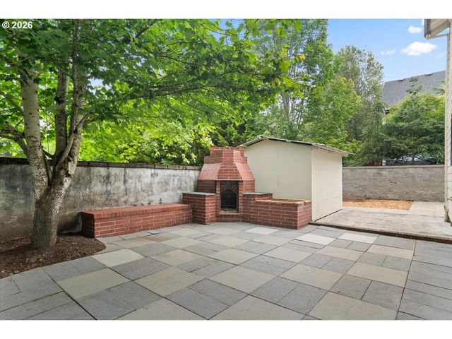 8125 Sw PINE St, Portland, OR 97223