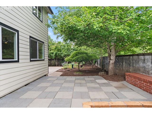 8125 Sw PINE St, Portland, OR 97223