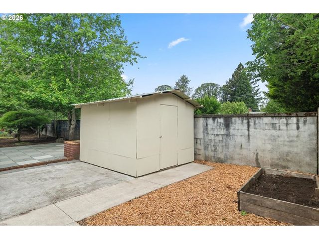 8125 Sw PINE St, Portland, OR 97223