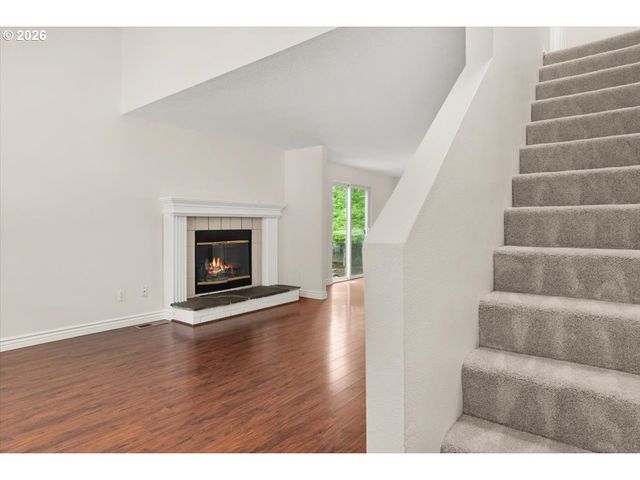 8125 Sw PINE St, Portland, OR 97223