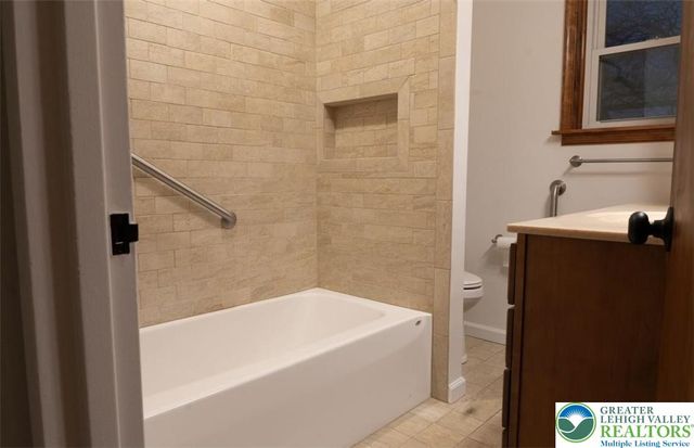 3020 Salisbury Drive, Allentown City, PA 18103