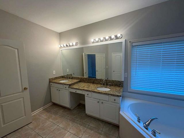 1822 Patterson Mill Way, Lawrenceville, GA 30044