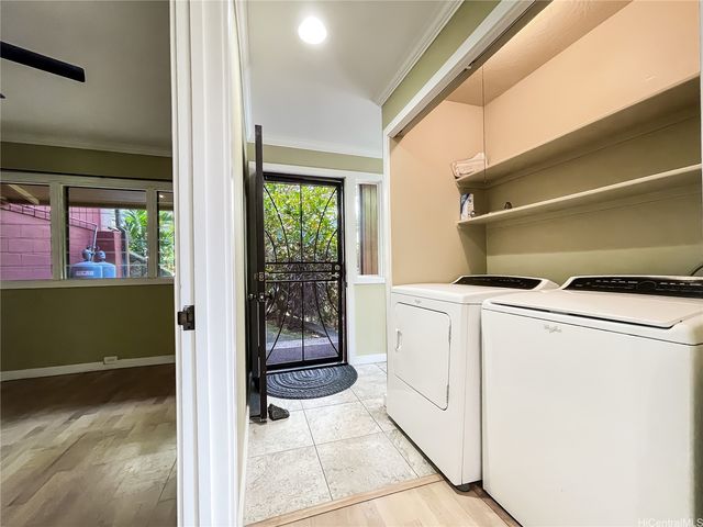 2365 Gardenia Street A, Honolulu, HI 96816