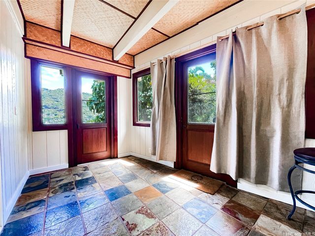 2365 Gardenia Street A, Honolulu, HI 96816