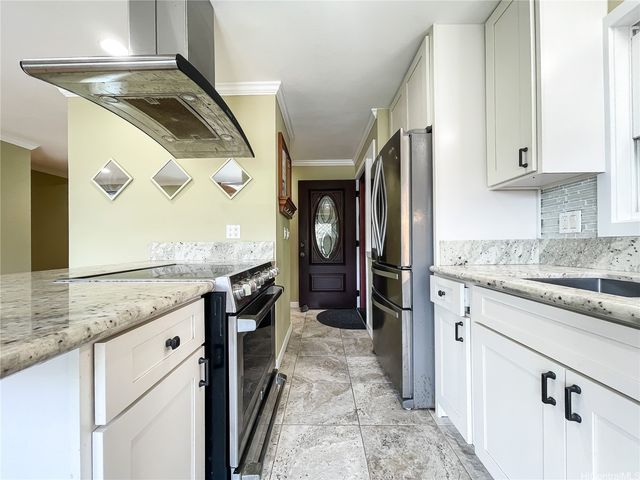 2365 Gardenia Street A, Honolulu, HI 96816