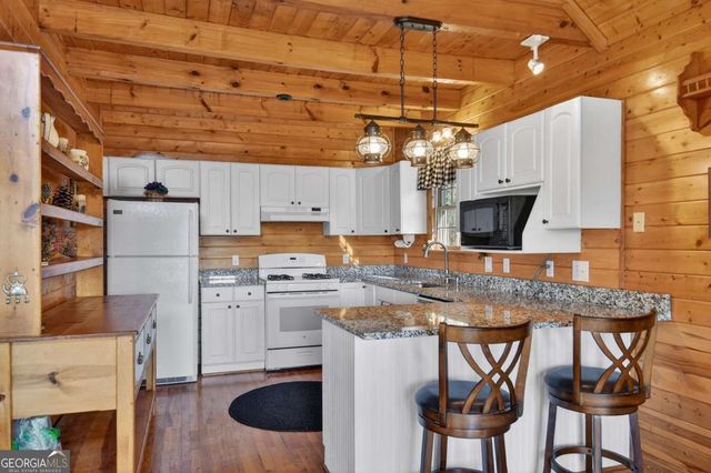 1183 Bear Paw Trail, Blue Ridge, GA 30513