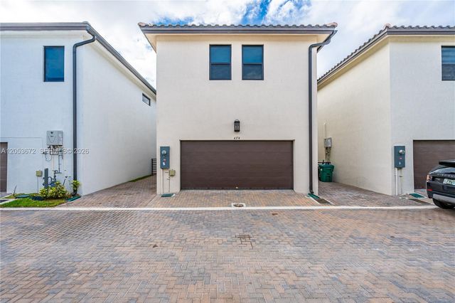 4374 NW 81st Ave, Doral, FL 33166