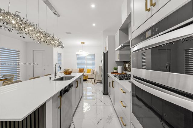 4374 NW 81st Ave, Doral, FL 33166