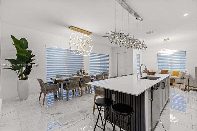 4374 NW 81st Ave, Doral, FL 33166