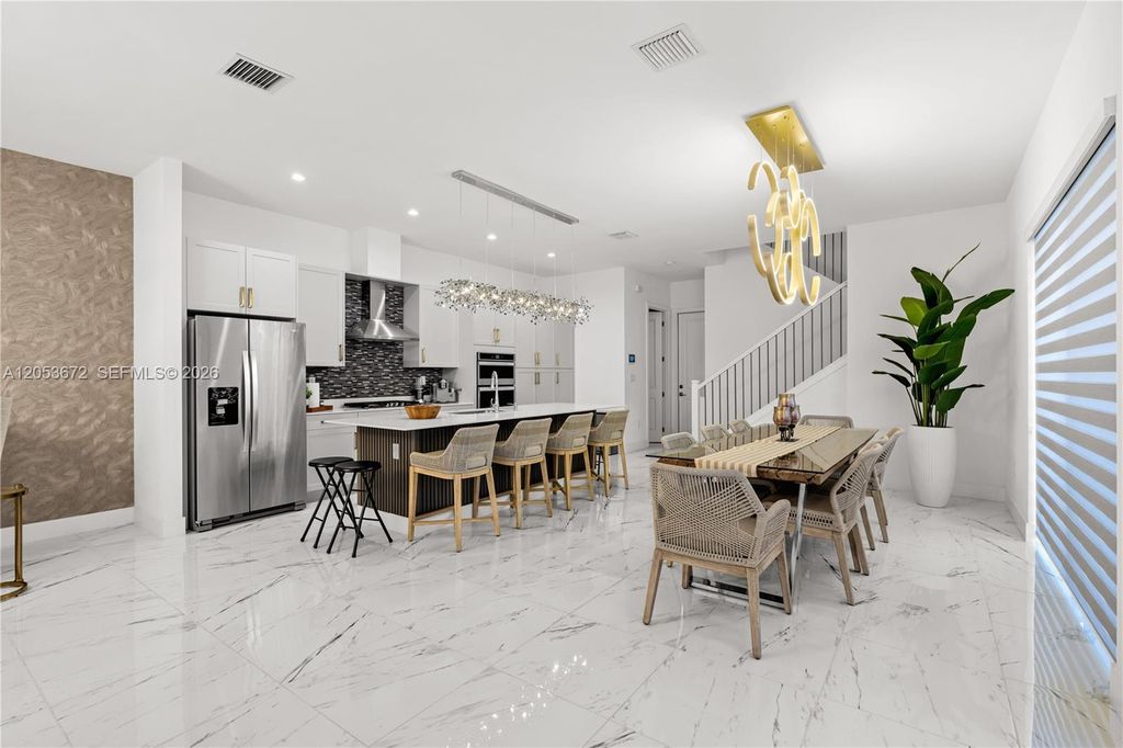 4374 NW 81st Ave, Doral, FL 33166