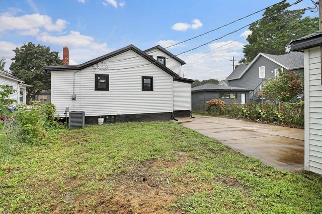 1236 Grand AVENUE, Racine, WI 53403