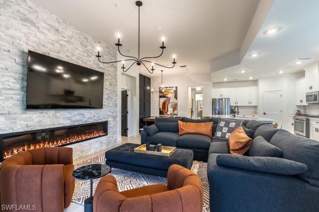 16907 FAIRGROVE WAY # 201, Naples, FL 34110