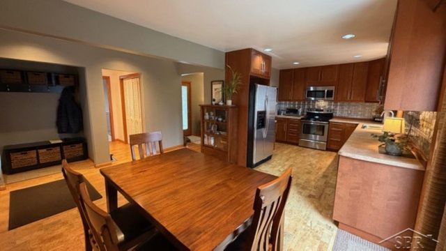 701 Airfield Lane, Midland, MI 48642